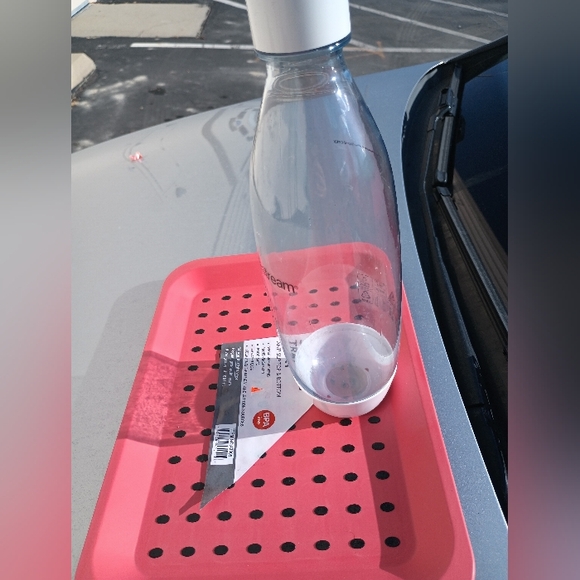 Soda stream Fizzy, extra clean low usage comes with one bottle - Picture 6 of 8